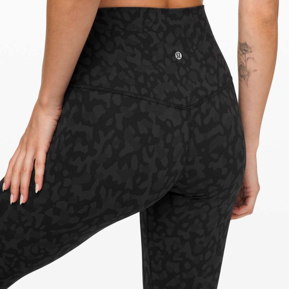 Lululemon Women's Size 4 Wonder Under Crops 21"